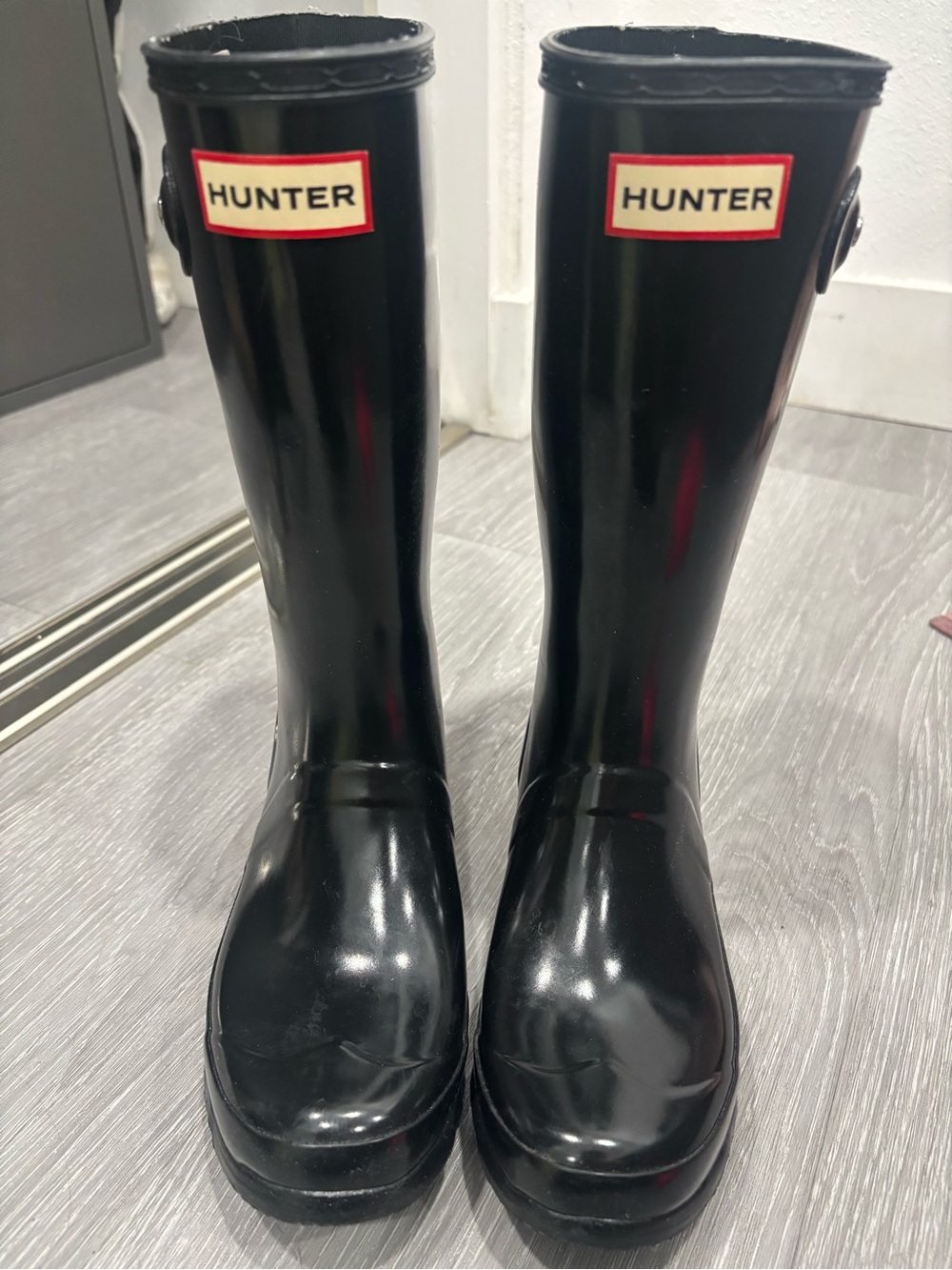 Hunter Black Gloss Tall Rain Boots with Red-Trim Logo